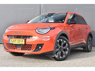 Fiat 600 e La Prima 54 kWh 3 Fase | Vol-Leder | Adaptive Cruise | Massage | Elektr. Achterklep | Stoelverwarming | Elektr. Stoelen | Achteruitrijcamera | !!