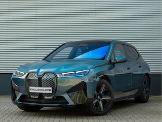 BMW iX xDrive40 - Sportpakket - Pano - Harman Kardon - Stoelventilatie - Driving Ass Prof