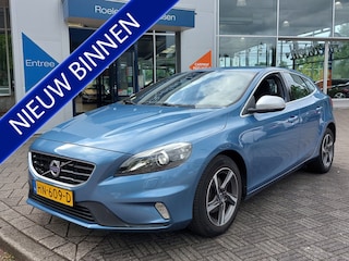 Volvo V40 2.0 D2 R-Design Business | Origineel NL | Navi | Bi-Xenon | Clima | Cruise | Leder+Alcantara | Stoelverwarming | Pdc | Licht+Regensensor | 16''lm | Voorruitverwarming