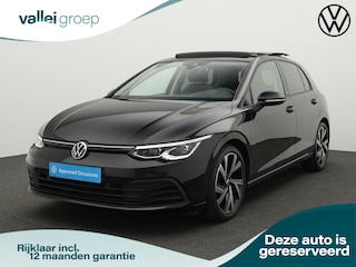 Volkswagen Golf 1.0 eTSI 110 pk DSG United | Panoramadak | Achteruitrijcamera | Matrix LED koplampen | Stoelverwarming | 18 inch