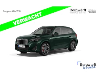 BMW iX1 eDrive20 M-Sport Pro - Individual ''Peridot Green'' - Pano - ACC - Harman Kardon