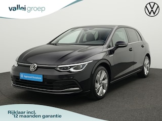 Volkswagen Golf 1.5 eTSI 150 pk DSG Style | Trekhaak | Geheugen-/massagestoel | Stoelverwarming | Parkeersensoren voor/achter