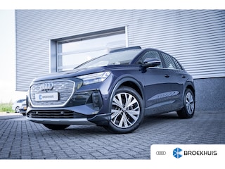 Audi Q4 35 Launch edition Advanced Plus 55 kWh | Achteruitrijcamera | Elektrisch glazen panorama-dak | Metaalkleur