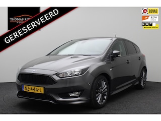 Ford Focus 1.0 ST-Line 2017 | Airco | Cruise Control | Navigatie | Achteruitrij Camera | Boekjes | 2 Sleutels | Stuurwiel Bediening | Lichtmetaal | Nationale Autopas