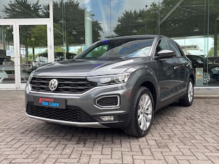 Volkswagen T-Roc 1.5 TSI 150pk T-Roc Sport| Dode Hoek|Trekhaak afn|Stuur-stoelverwarming|Navi|Led | Rijklaarprijs incl. 1jaar garantie