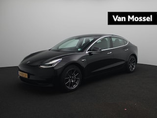 Tesla Model 3 60 kWh Standard Plus RWD | 1e-Eigenaar | Panoramadak | Leder | 18'' Velgen | Led Koplampen | Camera |