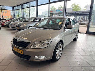 Skoda Octavia Combi 1.2 TSI Ambition Bns CLIMATE NAVI APK 1-26 BJ 2011 !!!