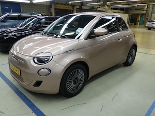 Fiat 500 Urban 42 kWh 3 Fase | Pack Comfort + Pack Style | Navigatie | Dodehoek-Detectie | Achteruitrijcamera | Climate Control | Chrome | !!