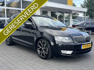 Skoda Octavia Combi 1.6 TDI Greenline Businessline Cruise control Climate control Navigatie Stoelverwarming + extra set velgen winterbanden
