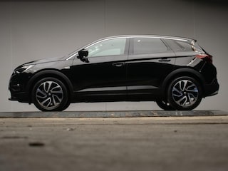 Opel Grandland X 1.6 Turbo Business Executive Sport 181 PK (APPELCAR PLAY,NAVI,LED,STOELVERWARMING/VERKOELING,CAMERA,3D VIEUW,PDC)