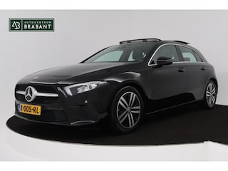 Mercedes-Benz A-klasse 180 Business Solution Luxury (SFEERVERLICHTING, CAMERA, PANORAMADAK, PDC, 1e EIGENAAR, GOED ONDERHOUDEN)