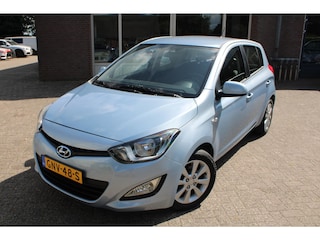 Hyundai i20 1.4i Airco, Leder, Bluetooth, Elektr. ramen V, Deurvergrendeling op sleutel, 15" LMV