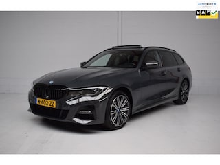 BMW 3-serie Touring 320e M-SPORT ORG.NED / PANORAMADAK / LEER / CAMERA / SFEERVERLICHTING / CARPLAY / LASER-LED