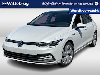 Volkswagen Golf 1.5 eTSI 150pk DSG Style / Panoramadak / Matrix LED / Head Up Display / Elek Verstelbate Bestuurdersstoel Met Geheugen / Standkachel / Stuur & Stoelverwarming / Camera/ 18" LMV