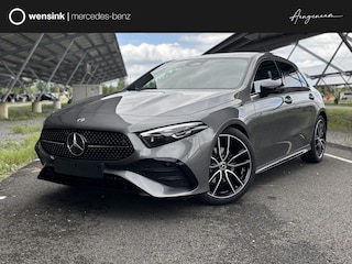 Mercedes-Benz A-klasse 180 Business Solution AMG | Night edition | Panoramadak | Head-up display | Memory stoelen | 360 camera | Multibeam LED | Sfeerverlichting |