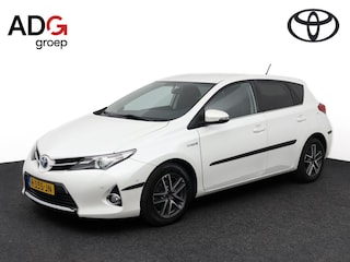 Toyota Auris 1.8 Hybrid | Parkeersensoren voor en achter | Parkeercamera | Climate control | Privacy glass |