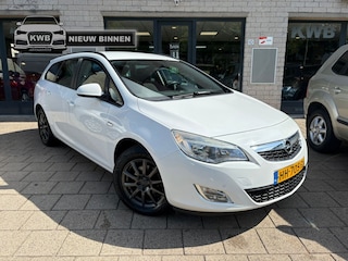 Opel Astra Sports Tourer 1.4 Cosmo Trekhaak Navi Nw Apk Beurt