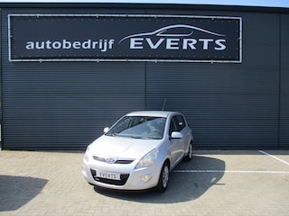 Hyundai i20 1.2i DynamicVersion 213168 km nap airco elektrische pakket mooie auto voor een scherpe meeneem prijs