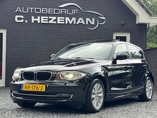 BMW 116i Panoramadak Navigatie Cruise Control PDC Climate Control