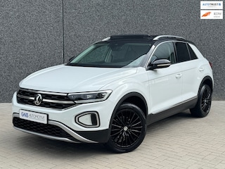 Volkswagen T-Roc 1.5 TSI Life Business | DSG | Pano | Virtual cockpit | Carplay | Rijstrook sensor | Keyless | Afneembare trekhaak