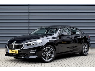 BMW 218i High Executive Sport Line | Lederen Bekleding | Stoelverwarming | Sfeerverlichting | LED | Dealer Onderhouden |