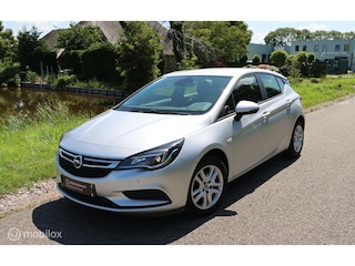Opel Astra 1.0 Business+ / Navi / PDC / Trekhaak / Stoelverw