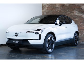 Volvo EX30 Single Motor Extended Range Plus | Incl. Volvo Verlengde garantie | Direct Beschikbaar | Adaptieve Cruise Control | Pilot Assist | Harman/Kardon Audiosysteem | Getint Glas | Parkeersensoren voor en achter | Parkeercamera achter | 19" Lichtmetalen velgen |