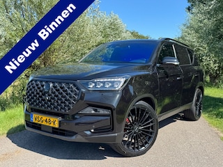 SsangYong Rexton 2.2 e-XDi Sapphire Automaat / 3.500 KG Trekgewicht / 22" Velgen / Luxe Leder / 360 Camera / Navi / Clima / LED /
