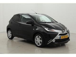 Toyota Aygo 1.0 VVT-i x-sport | Airco | Camera | 15 inch | Bluetooth | Dakspoiler