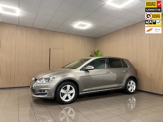 Volkswagen Golf 1.2 TSI Business Edition * Dealer onderhouden / Navigatie / Camera / NL Auto *