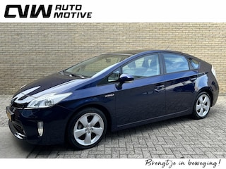 Toyota Prius 1.8 Full hybrid 136pk Business | Solar roof | Panoramadak | Camera | Navigatie | Cruise control | Afneembare trekhaak | Half lederen bekleding | Head up | JBL sound | Volledig dealeronderhouden