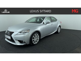 Lexus IS 300h First Edition