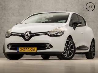 Renault Clio 0.9 TCe Expression (NAVIGATIE, CRUISE, ELEK RAMEN, SPORTSTOELEN, LM VELGEN, BLUETOOTH, NIEUWE APK, NIEUWSTAAT)