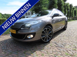 Renault Mégane Estate 1.2 TCe Bose Ecc Cruisecontrol Keyless Entry Leer/Alcantara Xenon/Led Schuifkanteldak Navigatie Stoelverwarming Achteruitrijcamera Pdc Lm Velgen Trekhaak