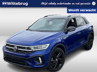 Volkswagen T-Roc 1.5 TSI 150pk DSG R-Line / Black Style / Panoramadak / Virtual Cockpit Pro / Trekhaak Afneembaar / Standkachel / Zwart Dak / 18" LMV / VW