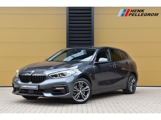 BMW 118i Executive Edition * Sport line * Lichtpakket * Apple CarPlay * PDC *