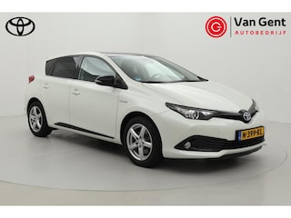 Toyota Auris 1.8 Hybrid Dynamic | Trekhaak | Navigatie | Stoelverwarming | Cruise | Clima | Camera | Zwarte accenten