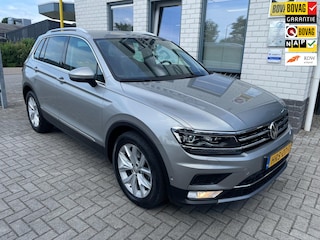 Volkswagen Tiguan 1.4 TSI ACT Highline / Automaat / Add. Cruise / Camera / Telefoon / Trekhaak elektrisch / digitaal info display