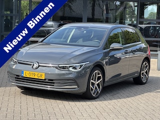 Volkswagen Golf 1.5 TSI Style Navigatie/Led/Camera/Cruise/PDC/Getint glas