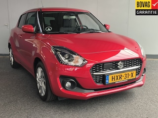 Suzuki Swift 1.2 Select Smart Hybrid uit 2024 Rijklaar + Fabrieksgarantie tot 02-2027 Henk Jongen Auto's in Helmond, al 50 jaar service zoals 't hoort!