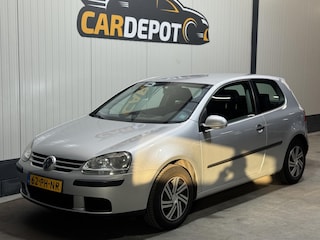 Volkswagen Golf 1.6 FSI Trendline