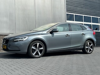 Volvo V40 2.0 D2 120 pk Nordic+ / NL-Auto/ Led-Koplamp/ Climate/ Cruise-Controle/ Sport-Stoelen/ Stoel.Verw/ Park.Sens/ 16'' LMV