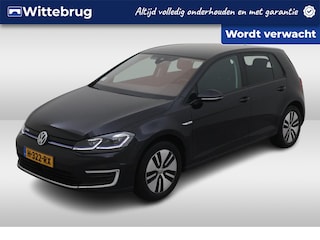 Volkswagen Golf E-DITION / WARMTEPOMP/ CAMERA/ PARK. SENSOREN/ LEDER/ DIGITAL DASHBOARD/ LED/ NAVI/ 16" LMV
