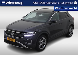 Volkswagen T-Roc 1.0 TSI Life 75 Edition / CAMERA/ PARK. SENSOREN/ DIGITAL DASHBOARD/ APP CONNECT/ GETINT GLAS/ AIRCO/ 17" LMV