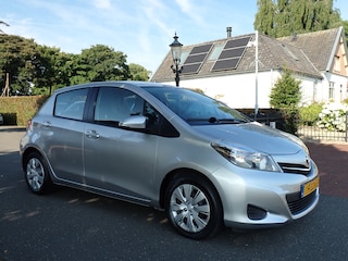 Toyota Yaris 1.3 VVT-i Aspiration 5deurs TREKHAAK automaat