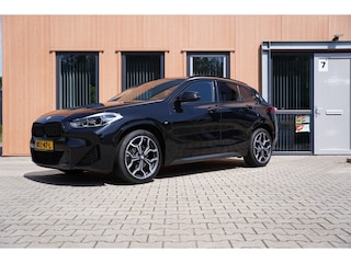 BMW X2 20i | sDrive | M-Sport | Panorama | Trekhaak | Head-up