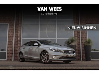 Volvo V40 1.6 T2 R-Design | Origineel NL | Trekhaak | Origineel | Sportstoelen | Sportstuur | Navi | Cruise control | Climate control | PDC | Half leer | Bluetooth | NAP | ➡️ Volvo V40 1.6 T2 R-Design | Origineel NL | Trekhaak | Origineel | Sportstoelen | Sportstuur | Navi | Cruise control | Climate control | PDC | Half leer | Bluetooth |