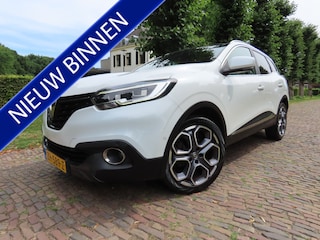 Renault Kadjar 1.2 TCe Bose Ecc Cruisecontrol Leer/Stof Panoramadak Navigatie Park Assist Achteruitrijcamera Pdc Lm Velgen Trekhaak