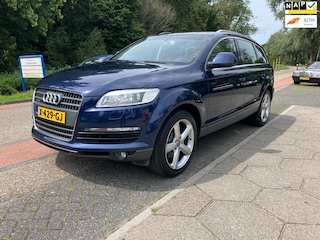 Audi Q7 4.2 FSI quattro 5+2 (88dkm)!!