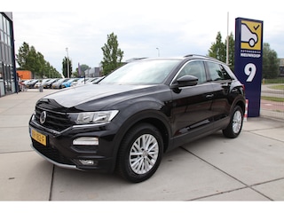Volkswagen T-Roc 1.0 TSI Style Clima, ACC, Trekhaak, NL auto Zomer aanbieding!
